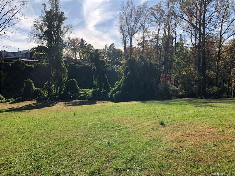 2122 9th Ave NE, Hickory, NC 28601