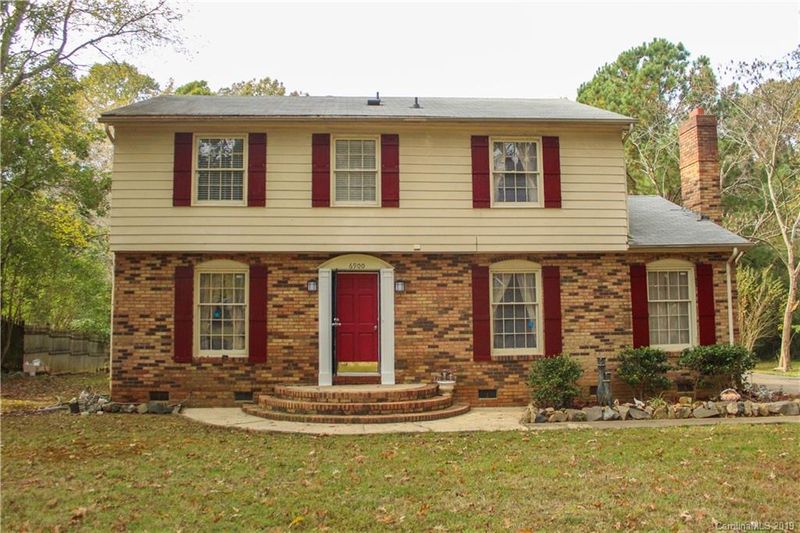 6900 Marlbrook Dr, Charlotte, NC 28212