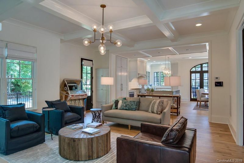 2300 Bay St, Charlotte, NC 28205