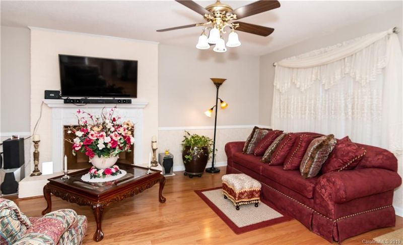 734 Logan St, Mooresville, NC 28115