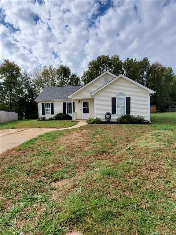 2313 Button Bush Ct, Charlotte, NC 28216