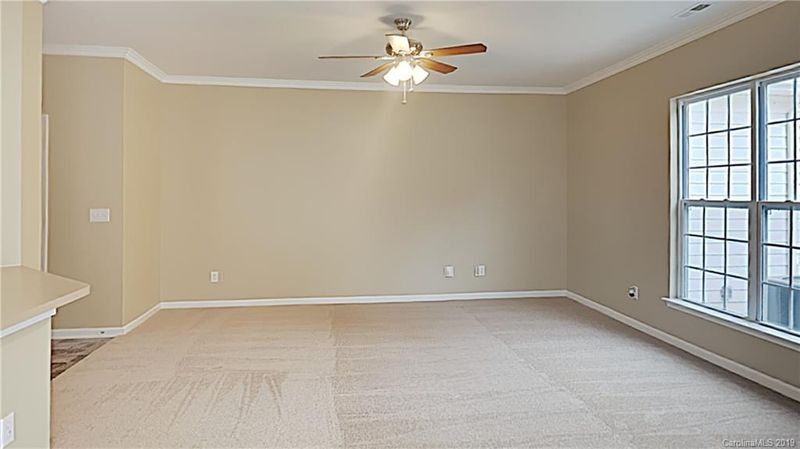 2016 Golden Ridge Ln, Charlotte, NC 28208