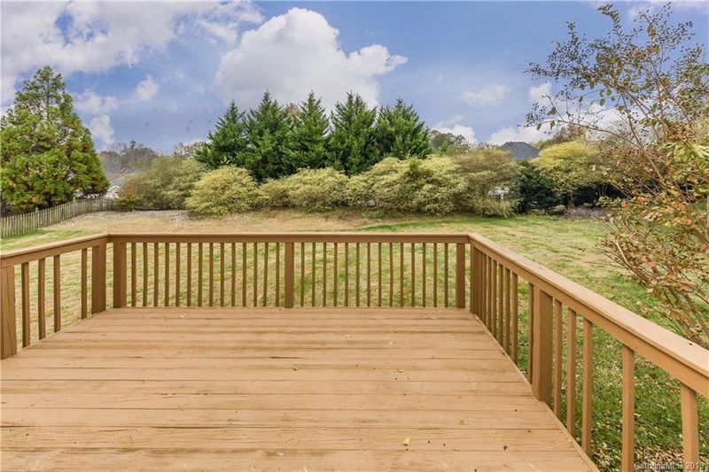7026 Kidwelly Ln, Matthews, NC 28104