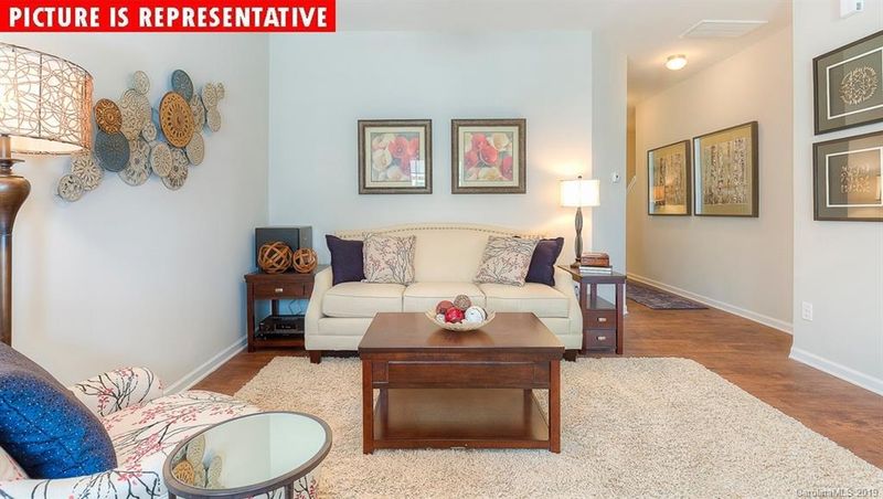 6135 Guildford Hill Ln #7D, Charlotte, NC 28215