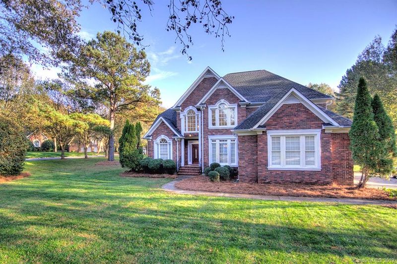 4330 Olde Roxbury Dr, Matthews, NC 28105