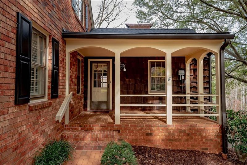 260 25th Ave NW, Hickory, NC 28601