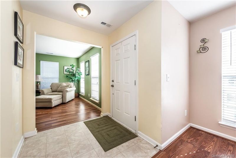 11809 Guildhall Ln, Charlotte, NC 28213