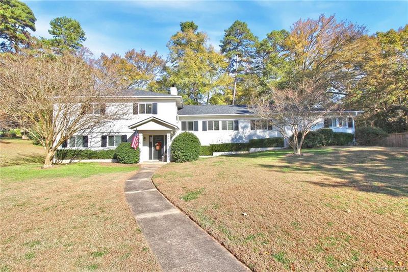 6201 Deveron Dr, Charlotte, NC 28211