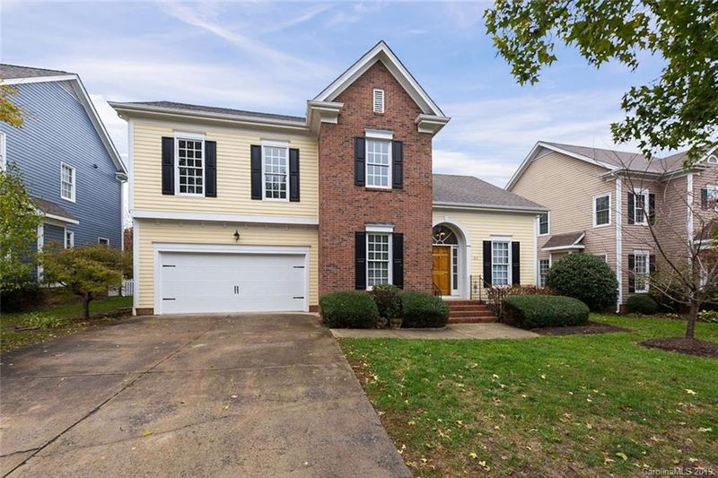 810 Stargard Ct, Charlotte, NC 28270