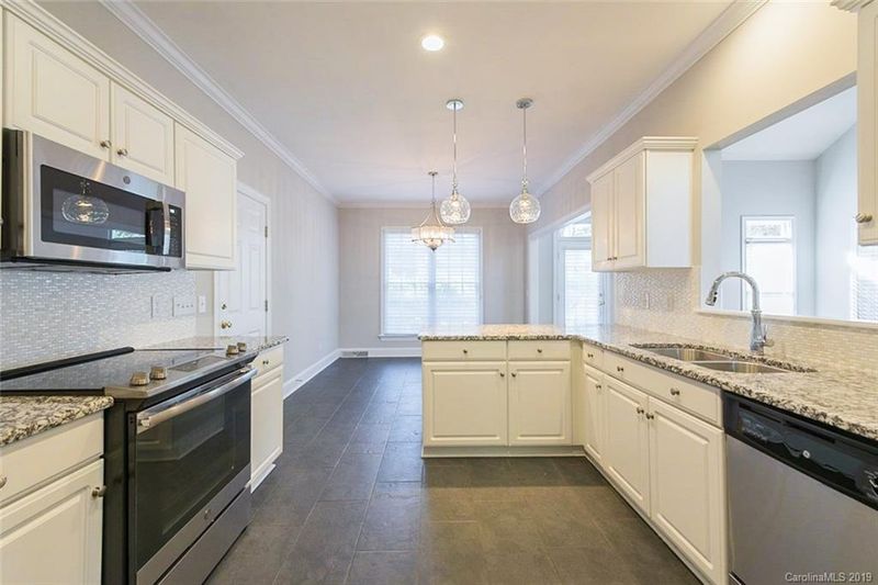 810 Stargard Ct, Charlotte, NC 28270