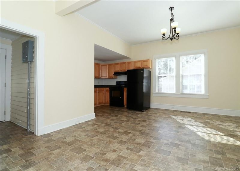 624 N Main St, Kannapolis, NC 28081