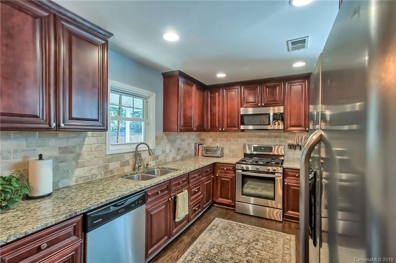 629 Lochridge Rd, Charlotte, NC 28209