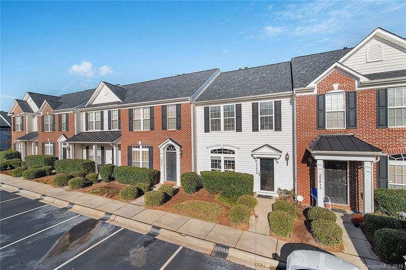 2001 Cramerton Village Dr, Cramerton, NC 28032