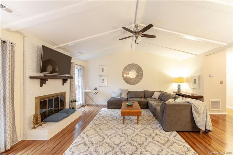 9532 Hinson Dr, Matthews, NC 28105