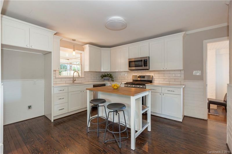 1001 Hickory Nut St, Charlotte, NC 28205