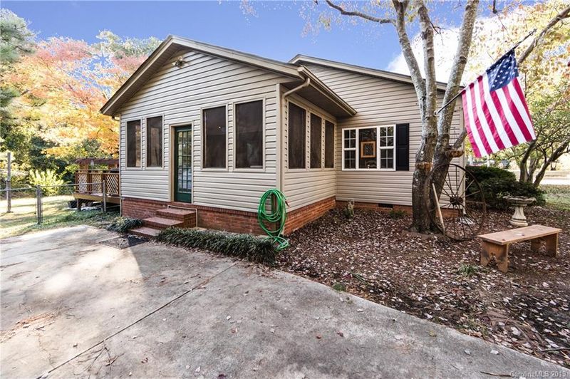 1613 Fairfield Dr, Gastonia, NC 28054