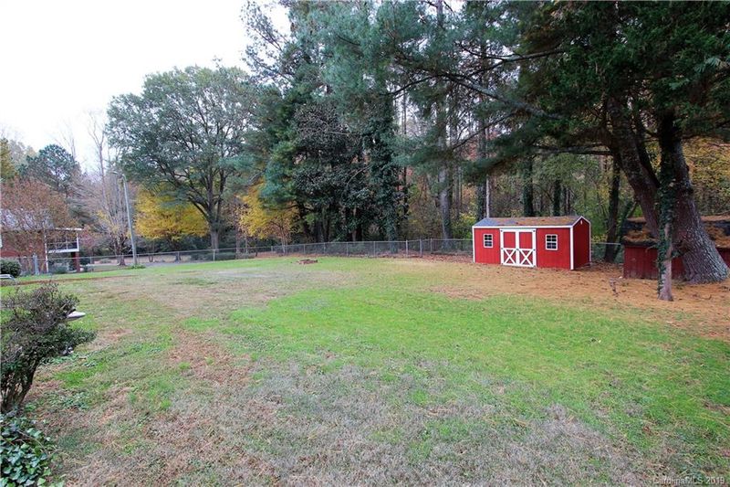 602 12th Ave NE, Hickory, NC 28601