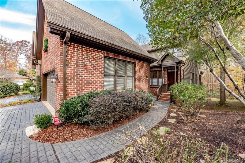 7425 Newmans Ln, Charlotte, NC 28270