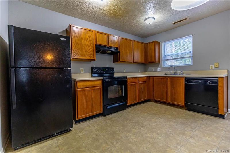 1815 Wilton Gate Dr, Charlotte, NC 28262