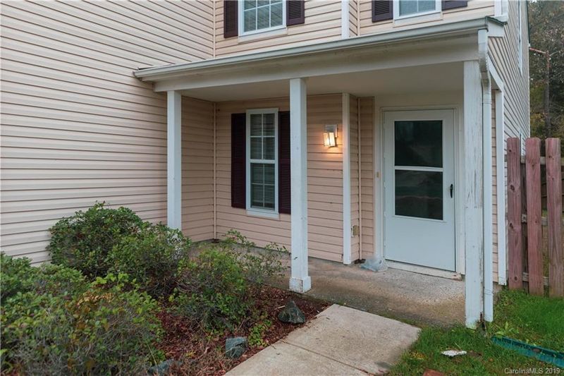 1815 Wilton Gate Dr, Charlotte, NC 28262