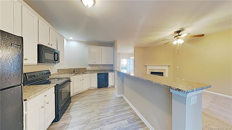 10323 Stineway Ct, Pineville, NC 28134