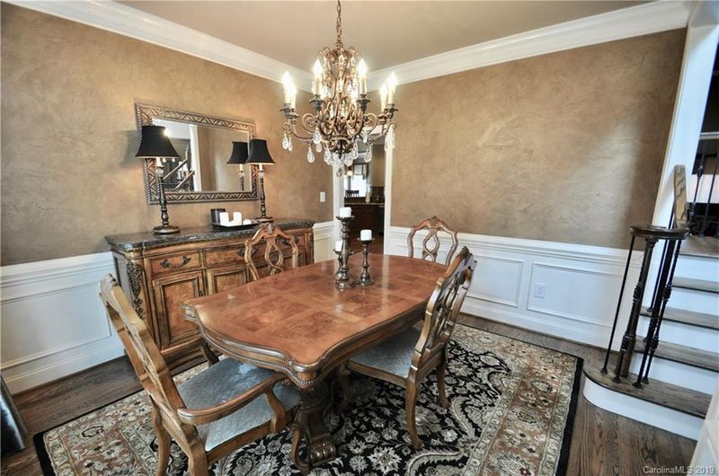 511 Ballymote Ct, Matthews, NC 28104