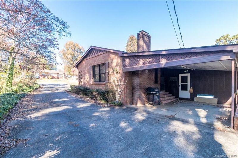 102 3rd St, Mount Holly, NC 28120
