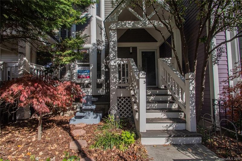 304 W 10th St, Charlotte, NC 28202