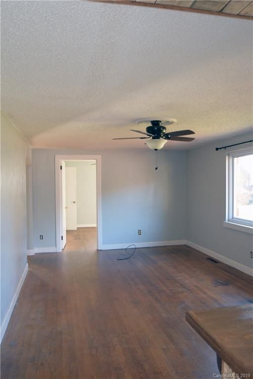 1107 4th Street Dr SE, Conover, NC 28613