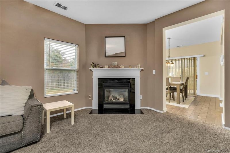 8446 Ainsworth St, Charlotte, NC 28216