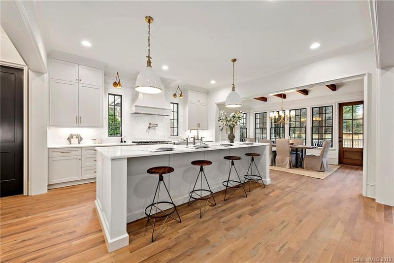 707 Westbury Rd, Charlotte, NC 28211