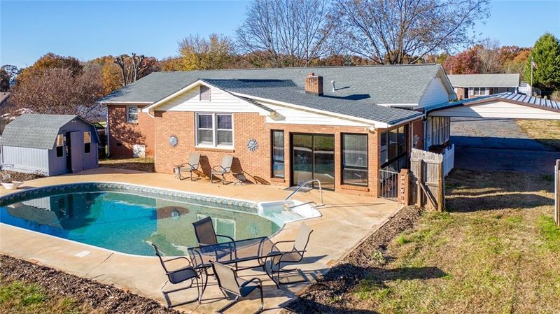 1832 Cameron Rd, Lincolnton, NC 28092