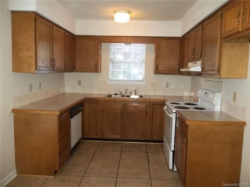 5437 Doverstone Ct, Charlotte, NC 28208