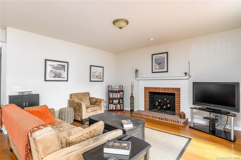 4837 Biltmore Forest Dr, Matthews, NC 28105