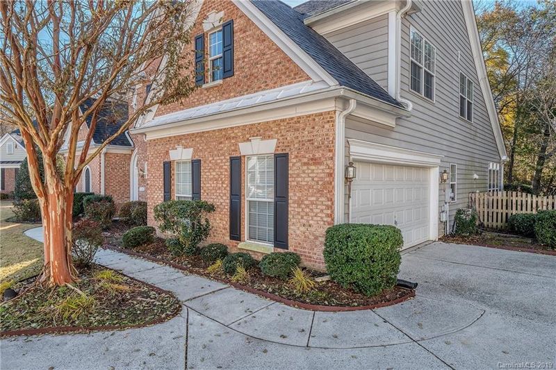 11142 Knight Castle Dr, Charlotte, NC 28277