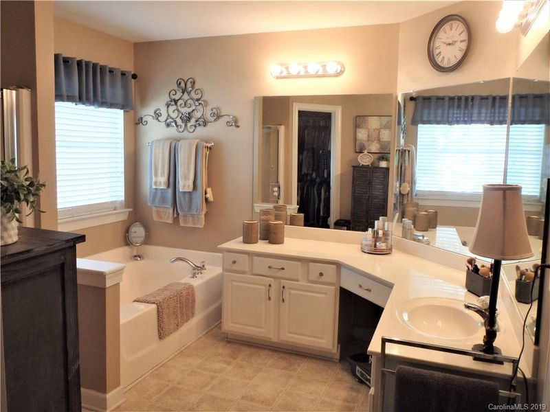 2820 Island Point Dr, Concord, NC 28027