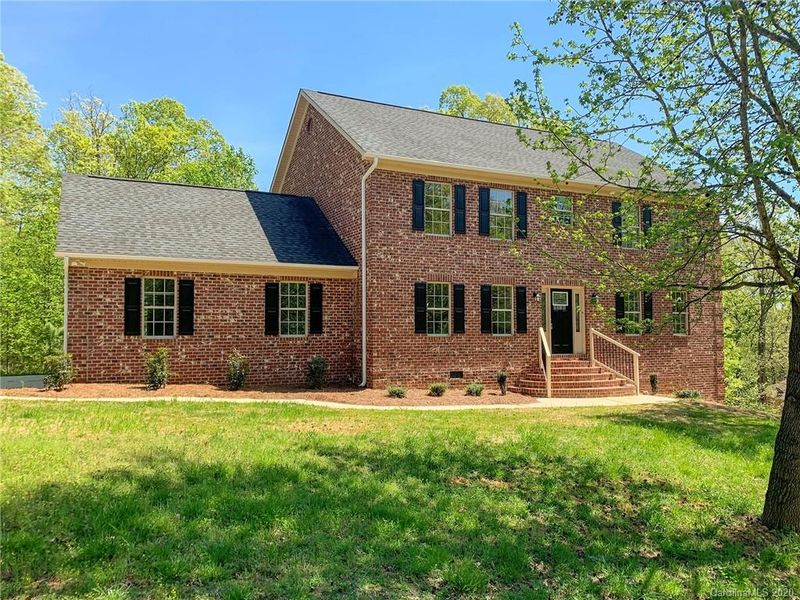 8836 Crosstimbers Dr, Charlotte, NC 28215