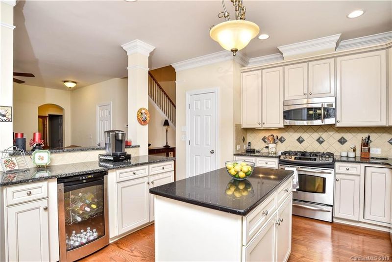 17131 Lake Path Dr, Cornelius, NC 28031