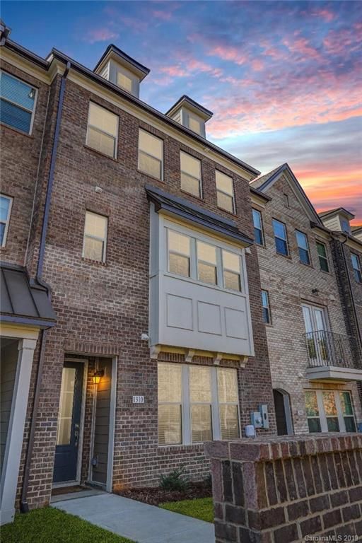 1310 E Woodlawn Rd, Charlotte, NC 28209