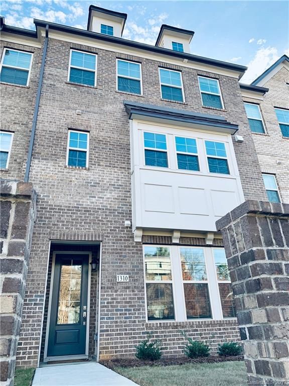 1310 E Woodlawn Rd, Charlotte, NC 28209