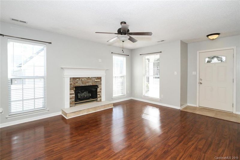 8917 Treyburn Dr, Charlotte, NC 28216
