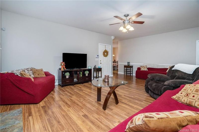 318 Plaza Dr, Harrisburg, NC 28075