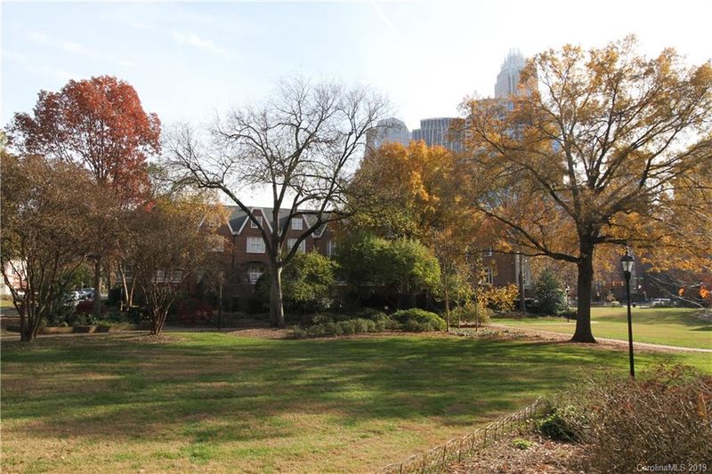 405 W 7th St #317, Charlotte, NC 28202