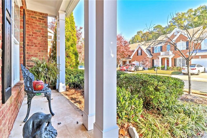 225 Robinlynn Rd, Matthews, NC 28105