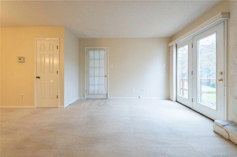1517 Point Rd, Belmont, NC 28012