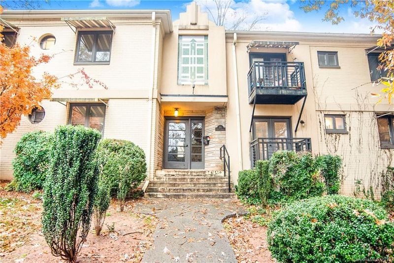 201 Dotger Ave, Charlotte, NC 28207