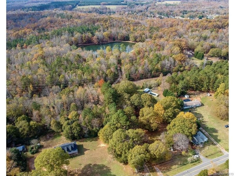 2763 Kingsburry Rd, Clover, SC 29710