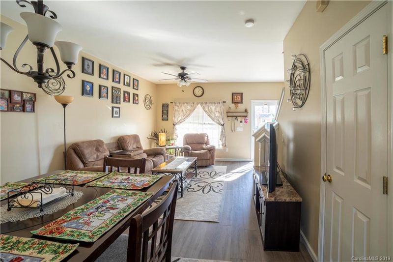 2817 Summergrove Ct, Matthews, NC 28105