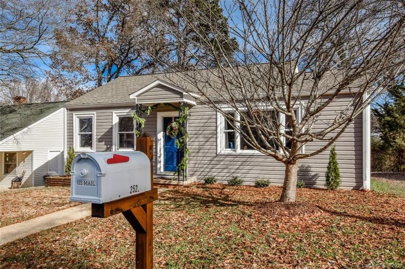 252 Patterson St, Statesville, NC 28677