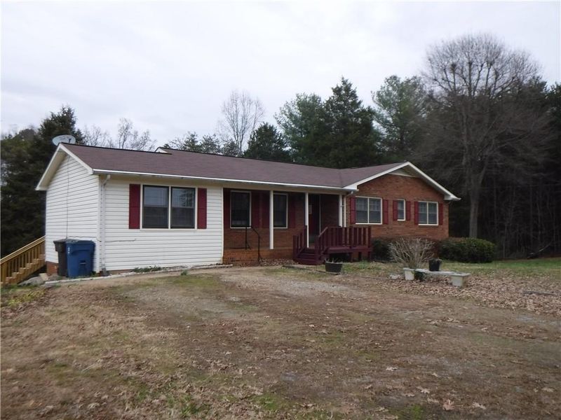 2940 Community Rd, Claremont, NC 28610